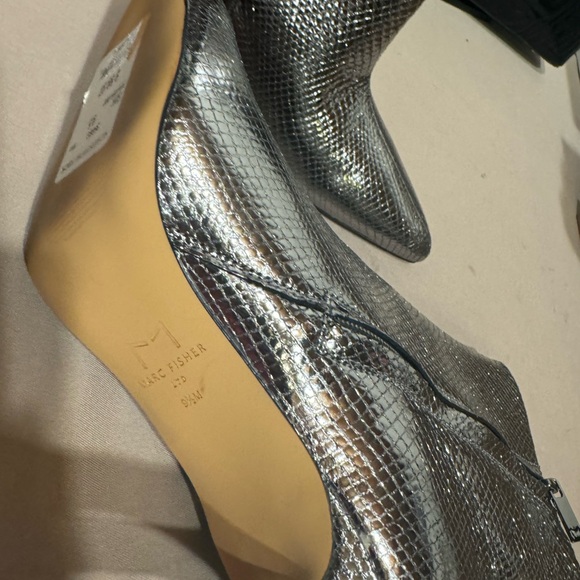 Marc fisher metallic boots size 9.5 - Picture 4 of 15